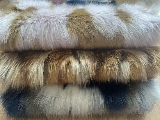 毛皮のストライプと毛皮の首輪 Esyl